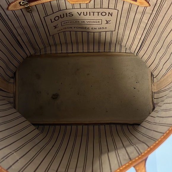 Louis Vuitton Neverfull MM Monogram - Picture 10 of 11